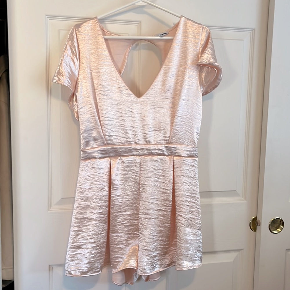 XL baby pink, satiny short set